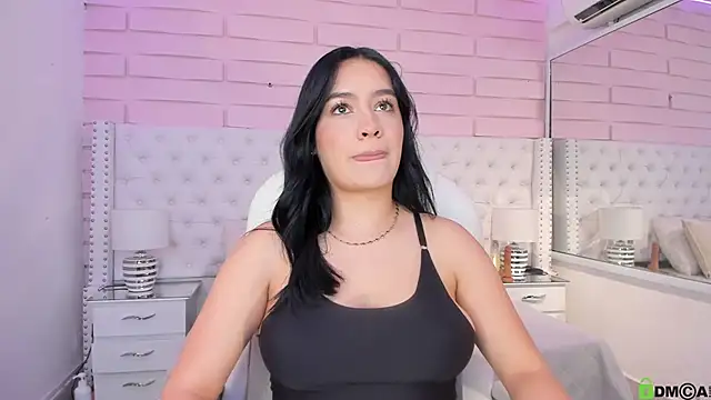 Yaaky  online show from February 7, 2025, 2:37 pm