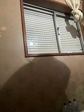 anonimotarado12 online show from April 16, 2026, 7:47 pm