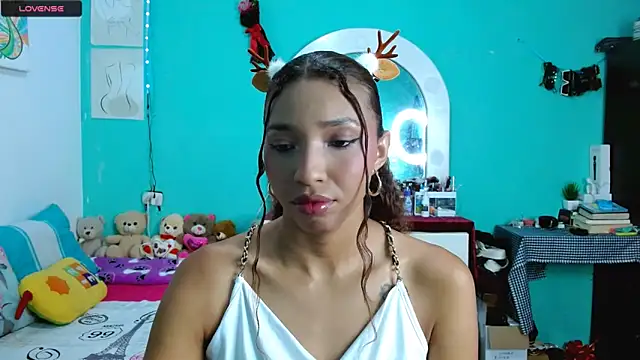 sensitive brunette online show from December 20, 2025, 12:51 am