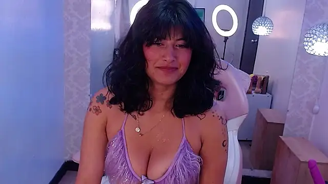 Snapshot of candy_lux_ chatting on February 13, 2025, 2:31 pm candy lux online show from February 13, 2025, 2:31 pm