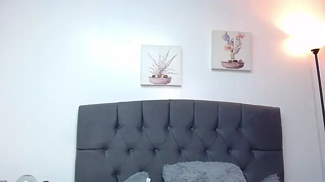 Snapshot of candy_lux_ chatting on September 19, 2025, 9:37 pm candy lux online show from September 19, 2025, 9:37 pm