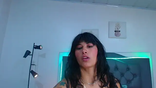 Snapshot of candy_lux_ chatting on October 7, 2025, 6:38 pm candy lux online show from October 7, 2025, 6:38 pm