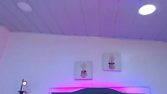 candy lux  online show from May 9, 2026, 3:06 pm