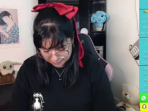 Snapshot of mollyshake1 chatting on December 18, 2024, 8:42 am mollyshake1 online show from December 18, 2024, 8:42 am