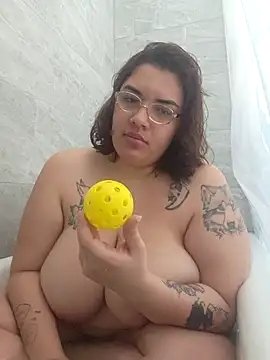 WitchiKitti online show from March 15, 2026, 5:46 am