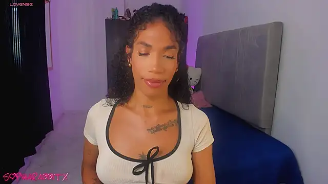 turabbitxx online show from September 13, 2025, 7:35 pm