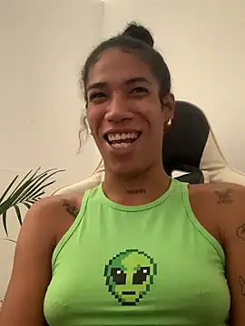 turabbitxx online show from September 19, 2025, 3:24 pm