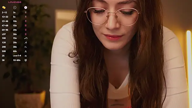 Ester Hill online show from December 3, 2025, 12:40 am