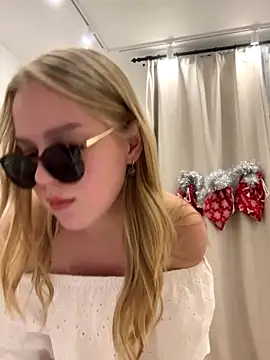 Little Forest ELF online show from December 14, 2025, 3:06 pm