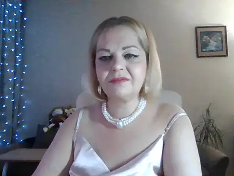 SofiyaPetrova online show from December 16, 2025, 4:01 pm