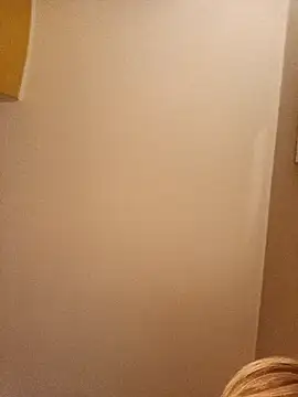 Snapshot of Glika chatting on December 12, 2024, 3:05 pm Glika online show from December 12, 2024, 3:05 pm