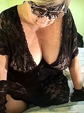 Snapshot of Glika chatting on January 15, 2026, 5:01 am Glika online show from January 15, 2026, 5:01 am