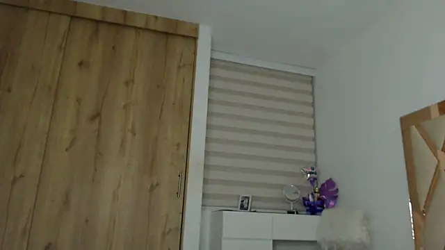 Snapshot of dollface17 chatting on February 27, 2025, 1:16 am dollface17 online show from February 27, 2025, 1:16 am