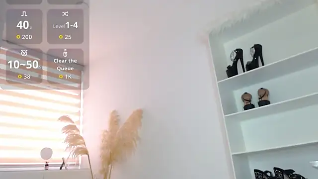 Snapshot of dollface17 chatting on September 26, 2025, 8:57 pm dollface17 online show from September 26, 2025, 8:57 pm