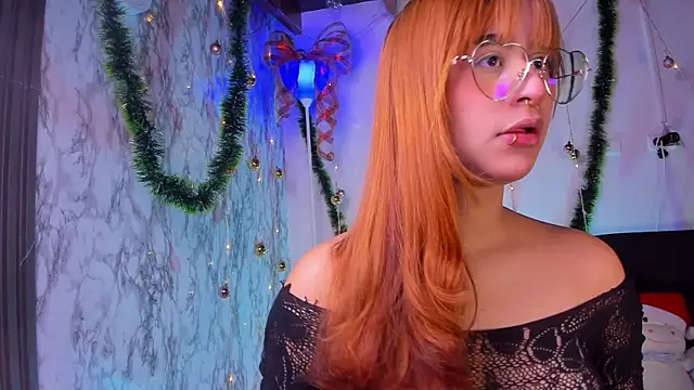 chloe blue online show from December 15, 2025, 11:25 am