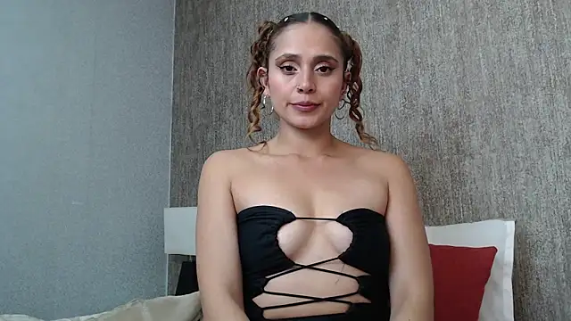 Snapshot of elibaker_ chatting on February 8, 2025, 8:09 am elibaker  online show from February 8, 2025, 8:09 am