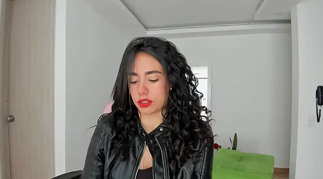 Snapshot of susana_monroy chatting on February 12, 2025, 7:24 pm susana monroy online show from February 12, 2025, 7:24 pm