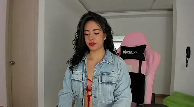 Snapshot of susana_monroy chatting on February 20, 2025, 8:36 pm susana monroy online show from February 20, 2025, 8:36 pm