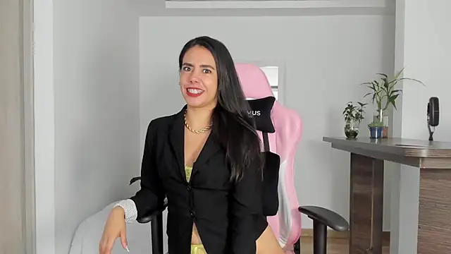 Snapshot of susana_monroy chatting on March 21, 2025, 9:01 pm susana monroy online show from March 21, 2025, 9:01 pm