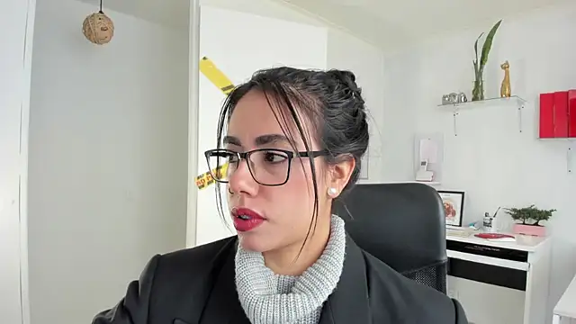 Snapshot of susana_monroy chatting on November 21, 2025, 7:01 pm susana monroy online show from November 21, 2025, 7:01 pm