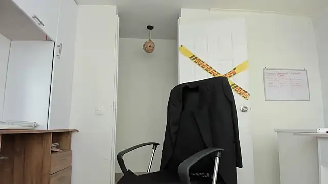 Snapshot of susana_monroy chatting on December 18, 2025, 12:44 pm susana monroy online show from December 18, 2025, 12:44 pm