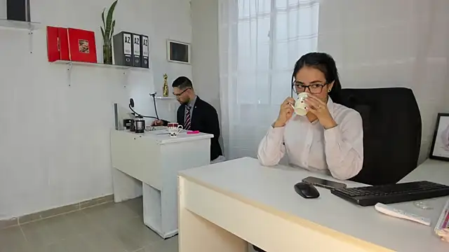 Snapshot of susana_monroy chatting on December 19, 2025, 11:28 am susana monroy online show from December 19, 2025, 11:28 am