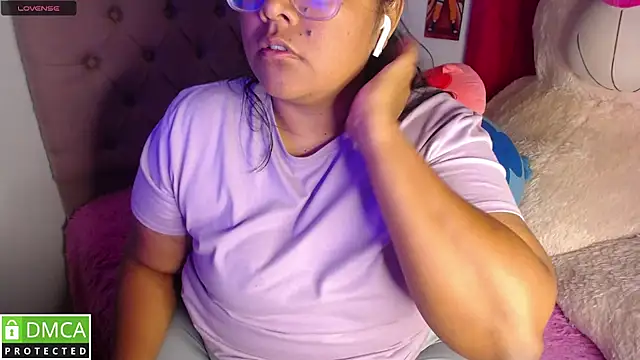 KittyHot20 online show from December 14, 2025, 1:33 am