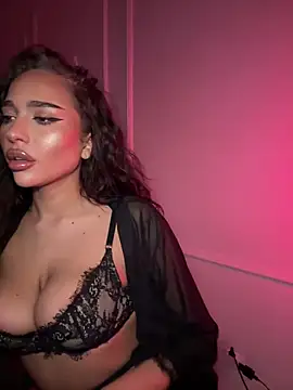 CardiSweetBaby online show from December 17, 2025, 6:03 pm