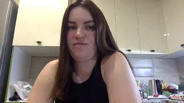 Karolina llove online show from September 30, 2025, 8:03 pm