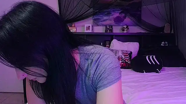 CrystalLakeXO online show from May 9, 2026, 3:23 am