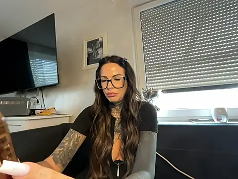 AileenInkOfficial online show from February 27, 2025, 2:00 pm