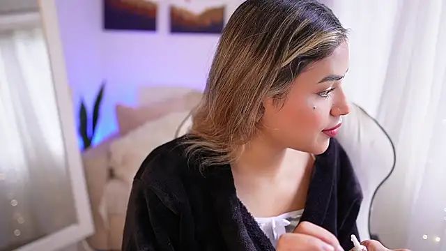 SaraParisi online show from January 3, 2025, 9:15 pm