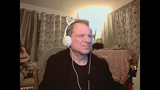 coryassman online show from December 5, 2024, 12:22 pm