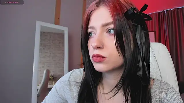 arielabradberry online show from December 12, 2024, 11:40 am