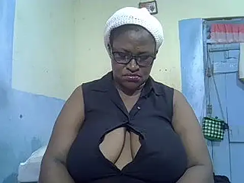 sexy bigboobss online show from November 5, 2025, 7:30 am