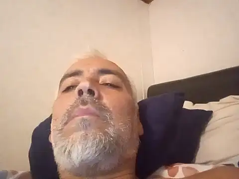 Snapshot of Xoc8_ chatting on December 4, 2024, 8:40 pm Xoc8 online show from December 4, 2024, 8:40 pm