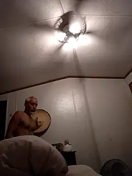 Snapshot of Xoc8_ chatting on December 24, 2024, 4:30 pm Xoc8 online show from December 24, 2024, 4:30 pm