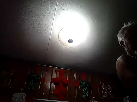 Snapshot of Xoc8_ chatting on December 27, 2024, 8:28 pm Xoc8 online show from December 27, 2024, 8:28 pm