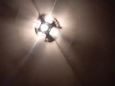 Snapshot of Xoc8_ chatting on January 7, 2025, 11:24 pm Xoc8 online show from January 7, 2025, 11:24 pm