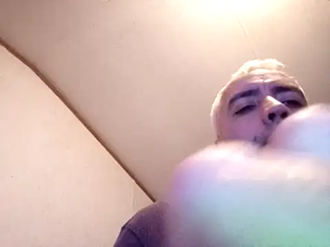 Snapshot of Xoc8_ chatting on January 27, 2025, 7:03 pm Xoc8 online show from January 27, 2025, 7:03 pm