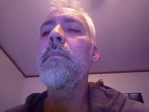 Snapshot of Xoc8_ chatting on February 19, 2025, 6:00 pm Xoc8 online show from February 19, 2025, 6:00 pm