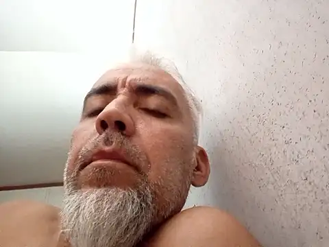 Snapshot of Xoc8_ chatting on October 7, 2025, 5:04 am Xoc8 online show from October 7, 2025, 5:04 am