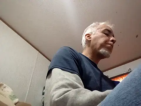 Snapshot of Xoc8_ chatting on November 2, 2025, 7:27 pm Xoc8 online show from November 2, 2025, 7:27 pm