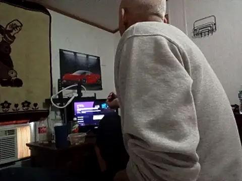 Xoc8  online show from November 26, 2025, 7:37 pm