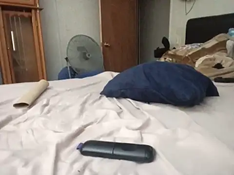 Xoc8  online show from March 2, 2026, 7:15 am