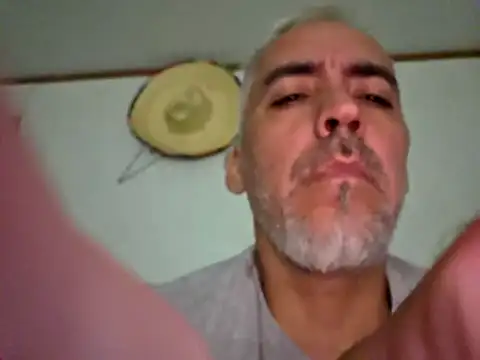 Xoc8  online show from May 9, 2026, 4:50 am