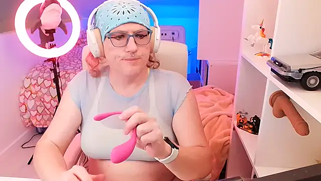 TransCayenne online show from November 6, 2025, 6:53 pm