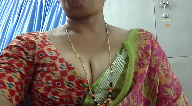 Snapshot of Vijji-telugu chatting on March 4, 2025, 8:02 am Vijji-telugu online show from March 4, 2025, 8:02 am