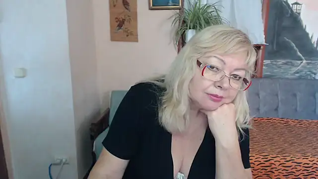 EvelynLoveShy online show from October 29, 2025, 9:11 am