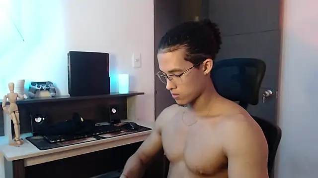 Snapshot of alejo_x3 chatting on December 5, 2024, 2:31 am alejo x3 online show from December 5, 2024, 2:31 am